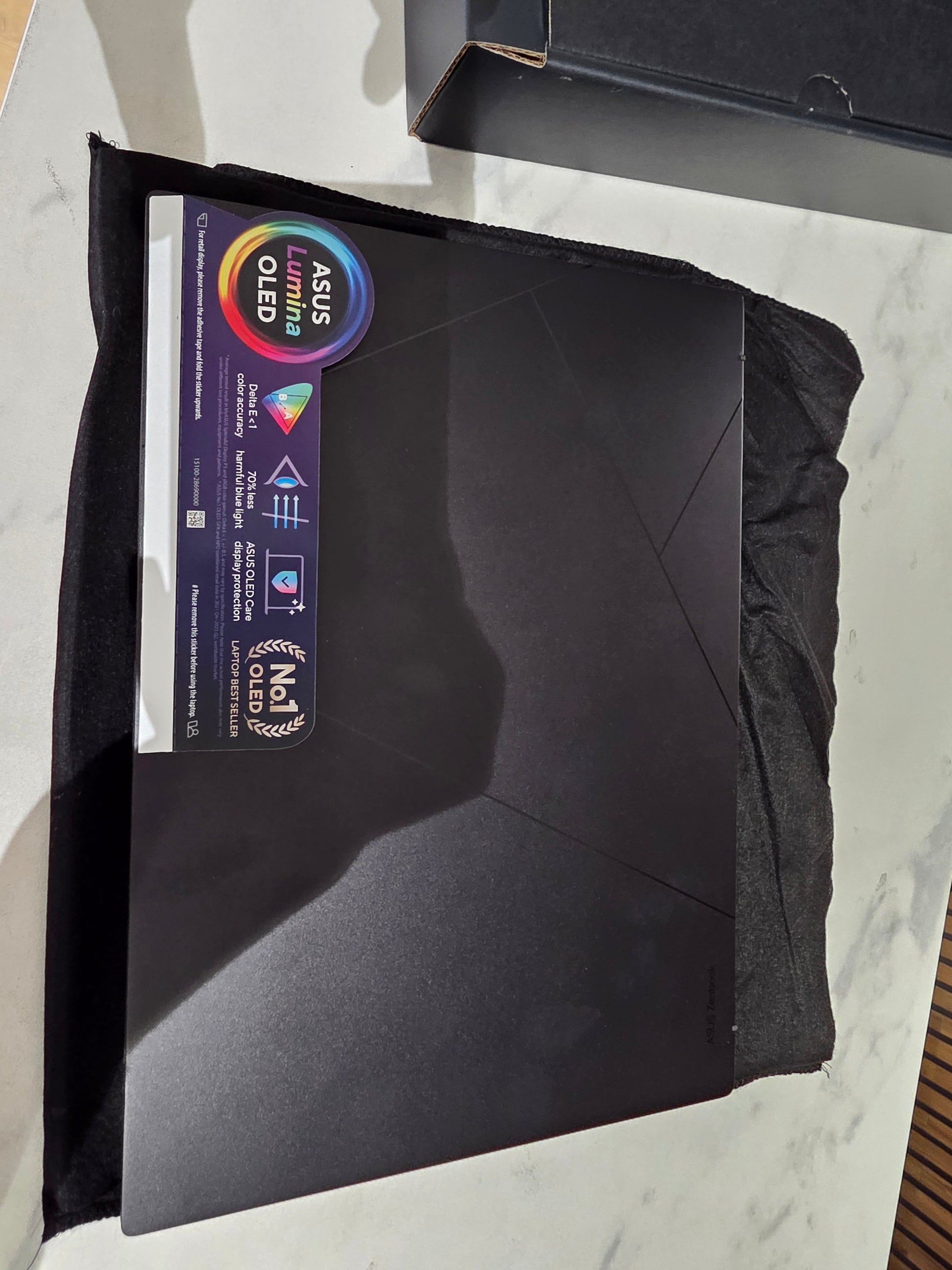 ASUS ZENBOOK 14 OLED, 16 GB, 512 SSD, RYZEN 7 exposición