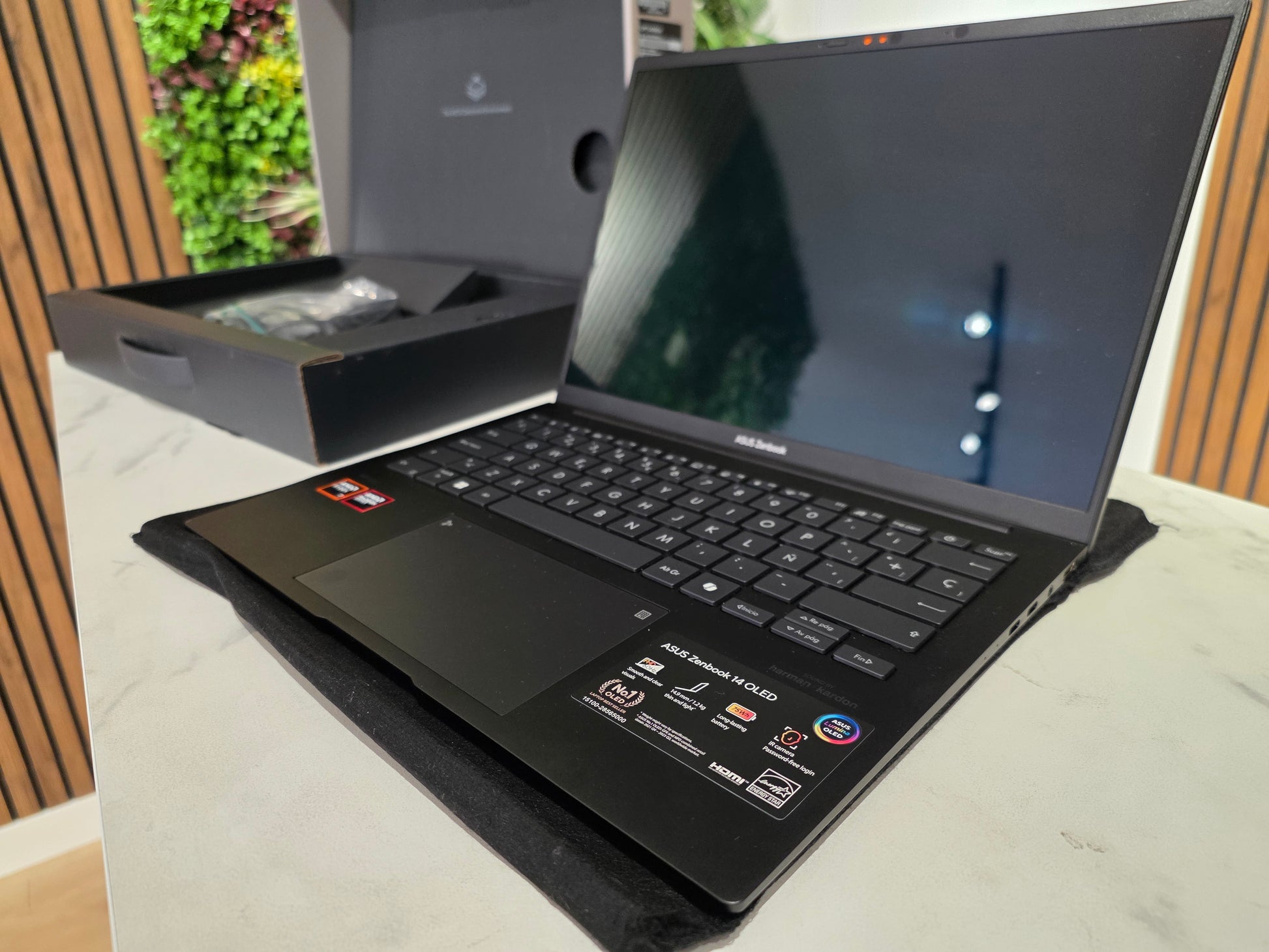 ASUS ZENBOOK 14 OLED, 16 GB, 512 SSD, RYZEN 7 oferta