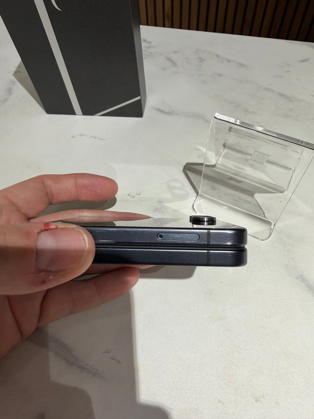 SAMSUNG Z FLIP 7 12/256. USADO